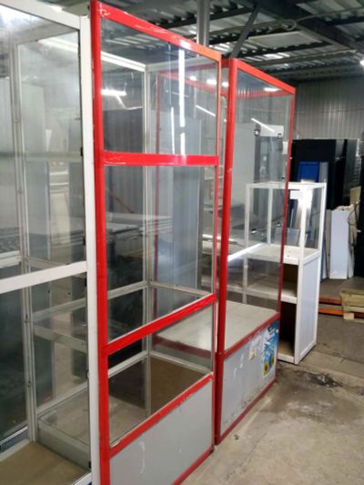 Лот: 15567561. Фото: 1. Витрина из алюм. профиля со стеклом... Торговое