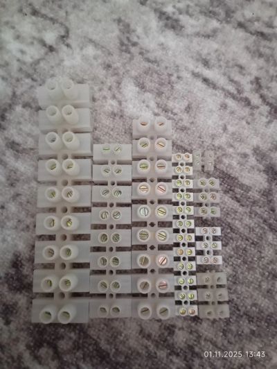 Лот: 25897424. Фото: 1. Соединительный креммный блок. Зарядные устройства, блоки питания для бытовой техники