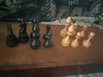 Лот: 20851719. Фото: 1. Фигурки от деревянных шахмат. Шахматы, шашки, нарды