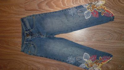 Лот: 4985703. Фото: 1. джинсы на девочку (укороченные... Брюки, шорты, джинсы