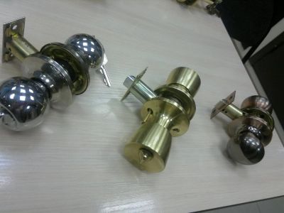 Лот: 2973051. Фото: 1. ручки-защелки. Фурнитура, комплектующие