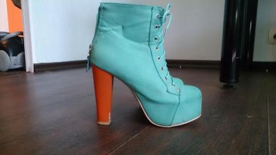 Лот: 4451712. Фото: 1. ботинки на высокой платформе. Ботинки, полуботинки