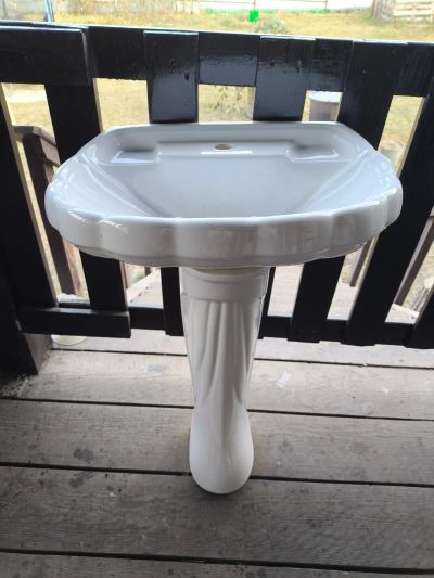 Лот: 25885321. Фото: 1. Раковина с подставкой. Раковины, умывальники