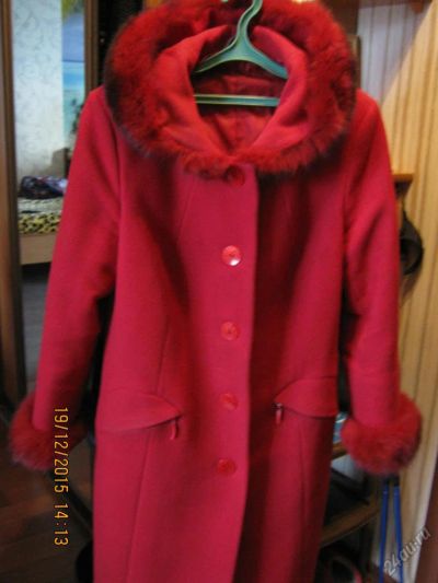 Лот: 6654745. Фото: 1. Зимнее красное пальто с капюшоном. Верхняя одежда