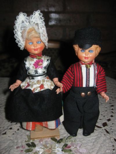 Лот: 14474532. Фото: 1. Винтажные куклы в голландских... Куклы