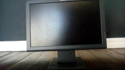 Лот: 9297309. Фото: 1. Монитор 19 Lenovo. ЖК-мониторы