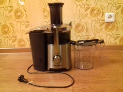 Лот: 11348212. Фото: 1. Продам Соковыжималку центробежную... Кухонная