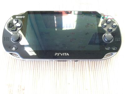 Лот: 4888474. Фото: 1. PS Vita (с OLED-дисплеем и 3G... Игровые приставки, консоли
