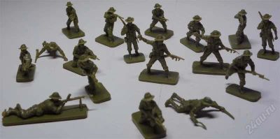 Лот: 811232. Фото: 1. Набор солдатиков - 17шт. (9шт... Игрушки