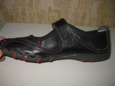 Лот: 12145659. Фото: 1. черные кожаные туфли на липучке... Туфли