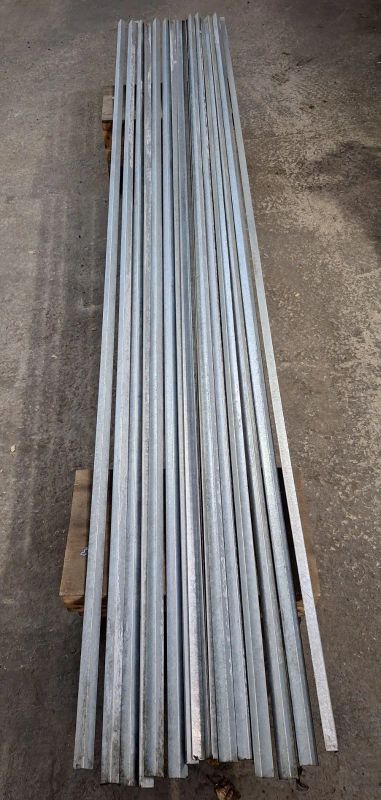 Лот: 25896558. Фото: 1. Оцинкованный уголок гнутый 25x25... Металлопрокат