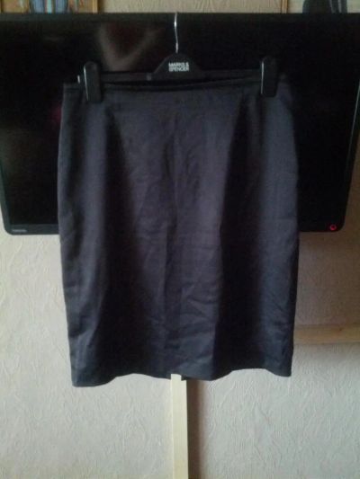 Лот: 5897403. Фото: 1. Юбка атласная на подкладке 48. Юбки