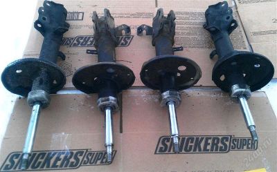 Лот: 1541365. Фото: 1. Стойки Toyota Corolla Spacio. Ходовая, подвеска, рулевое управление