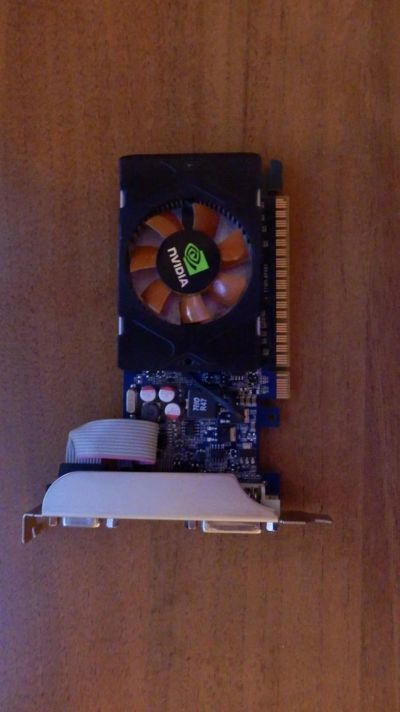 Лот: 7288817. Фото: 1. видеокарта nvidia gt520 1g. Видеокарты