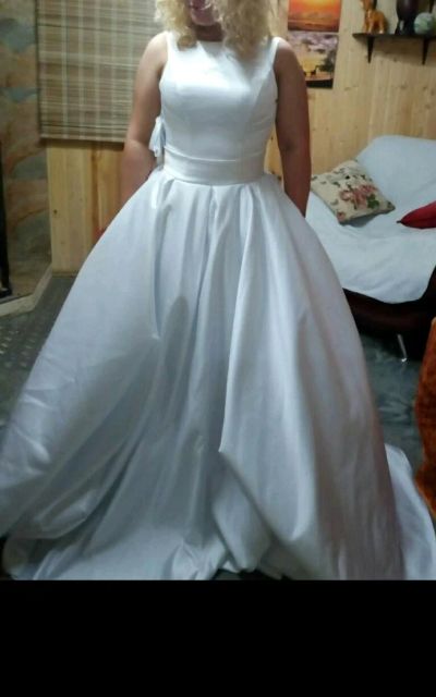 Лот: 10091650. Фото: 1. Свадебное платье со шлейфом. Свадебные платья
