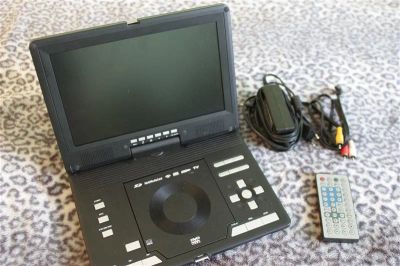 Лот: 2438875. Фото: 1. Портативный DVD проигрыватель. Плееры