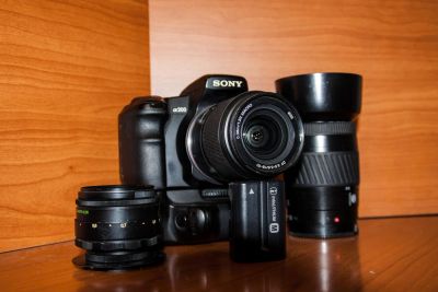 Лот: 6253236. Фото: 1. зеркальный фотоаппарат Sony a200... Цифровые зеркальные