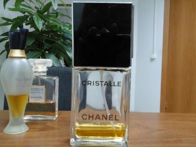 Лот: 8797322. Фото: 1. Cristalle Eau de Parfum Chanel. Женская парфюмерия