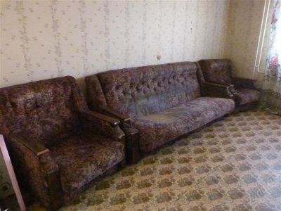 Лот: 2110831. Фото: 1. Диван и два кресла. Кресла, пуфы