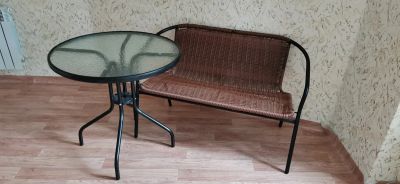 Лот: 18089035. Фото: 1. Стол и диванчик. Столы, стулья, обеденные группы