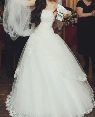 Лот: 3235243. Фото: 1. Шикарное свадебное платье!!! 42-го... Свадебные платья