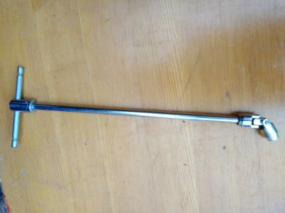 Лот: 25889696. Фото: 1. Ключ торцовый удлинённый с карданчиком. Ручные инструменты для автомобиля