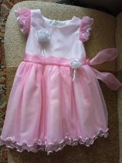 Лот: 11287565. Фото: 1. Платье детское нарядное на 3-5... Платья, сарафаны