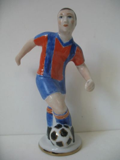 Лот: 16541772. Фото: 1. Футболист ЦСКА Спорт Вербилки... Фарфор, керамика