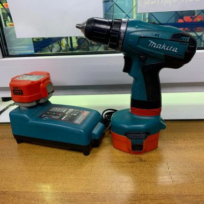 Лот: 16210099. Фото: 1. Makita 6281D шуруповерт (читай... Электроинструмент