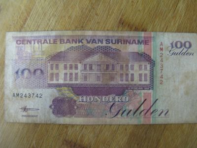 Лот: 16326914. Фото: 1. Суринам 100 гульденов 1998 года... Америка