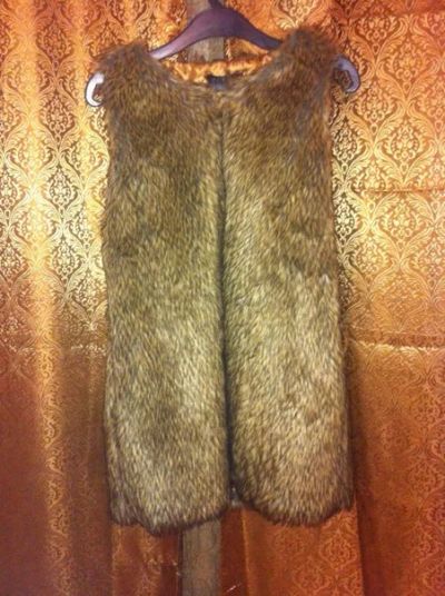 Лот: 6863314. Фото: 1. меховой жилет. Верхняя одежда