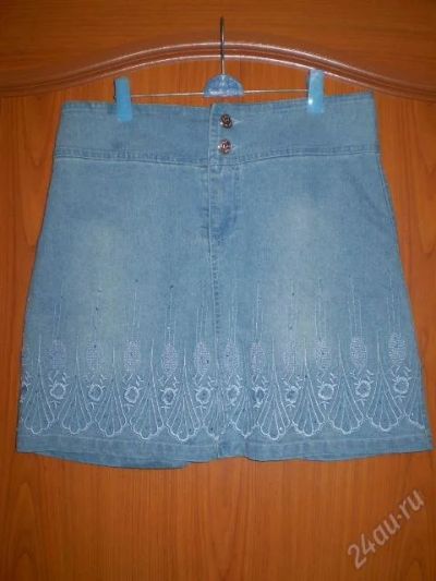 Лот: 36737. Фото: 1. юбка джинсовая !44р с вышивкой... Красноярск