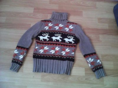 Лот: 7263387. Фото: 1. Теплый свитер с оленями (см. др... Свитеры, толстовки, худи