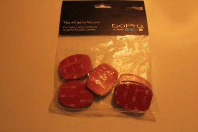 Лот: 4806974. Фото: 1. 5 Креплений для GoPro на двустороннем... Штативы, держатели
