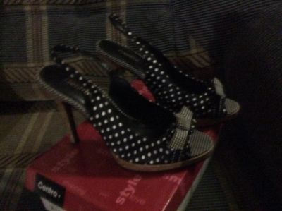 Лот: 4397168. Фото: 1. Босоножки в горошек 38р. Босоножки