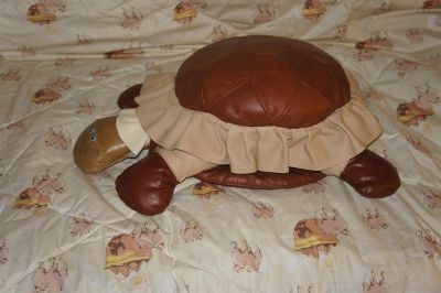 Лот: 3856618. Фото: 1. Черепаха из натуральной кожи... Авторские куклы, игрушки, поделки