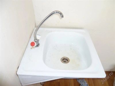 Лот: 1800842. Фото: 1. Раковина на кухню со смесителем... Мойки кухонные