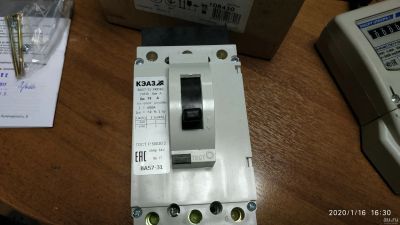 Лот: 15303516. Фото: 1. Автоматический выключатель КЭАЗ. Автоматы, пакетники, предохранители