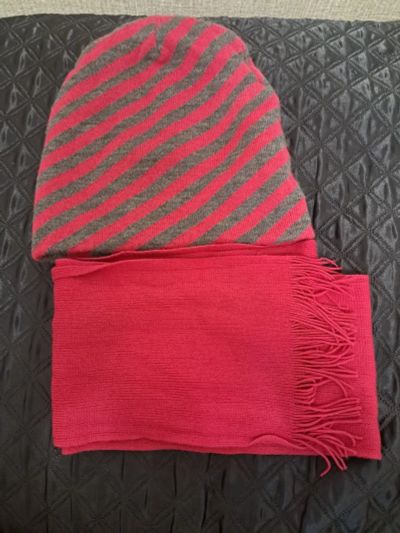 Лот: 25856879. Фото: 1. Шапка женская и шарф набор. Головные уборы