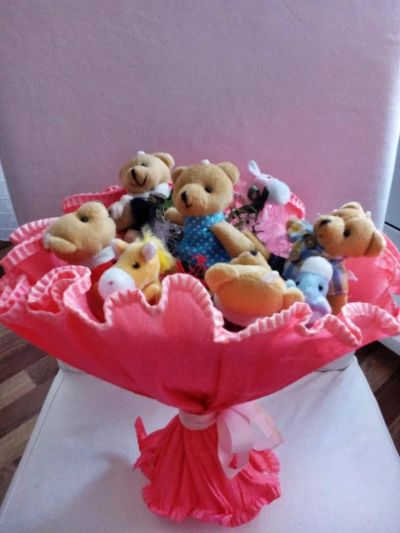 Лот: 8039215. Фото: 1. Букет из мягких игрушек (9 шт... Букеты из конфет, игрушек