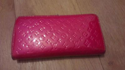 Лот: 3117923. Фото: 1. Кошелёк розовый LV. Бумажники, кошельки, портмоне