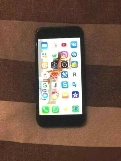 Лот: 12611961. Фото: 1. IPhone 8 64gb. Смартфоны