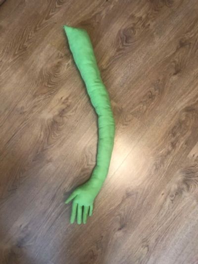 Лот: 13940526. Фото: 1. Рука для декораций. Карнавальные маски, шляпы, аксессуары