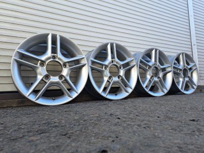 Лот: 22153625. Фото: 1. Комплект Оригинальных Литых дисков... Диски