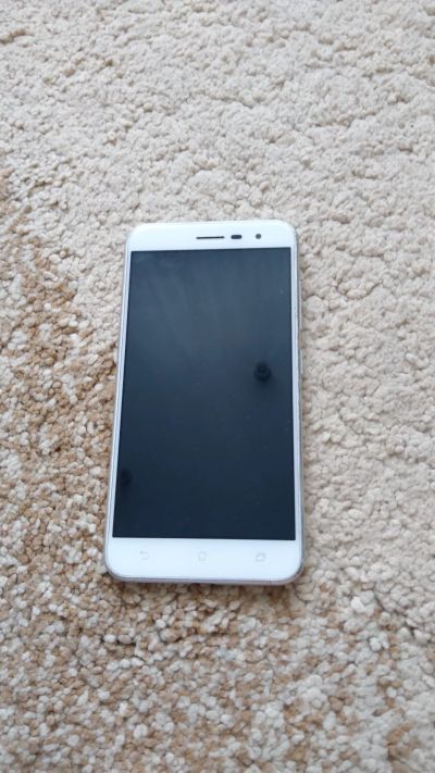 Лот: 18047384. Фото: 1. Asus Zenfone ZE520KL. Смартфоны