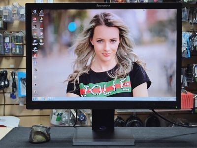 Лот: 25883638. Фото: 1. Монитор 22" Lenovo ThinkVision... ЖК-мониторы