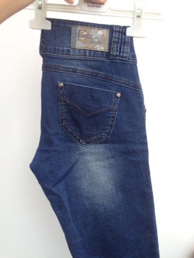 Лот: 7531135. Фото: 1. Джинсы почти новые. 25 размер. Джинсы