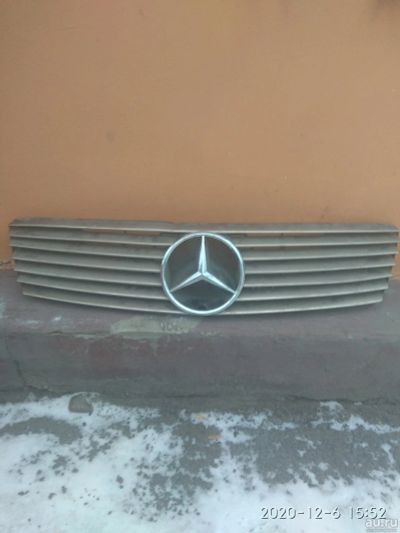 Лот: 16943768. Фото: 1. Решетка радиатора Mercedes. Кузов