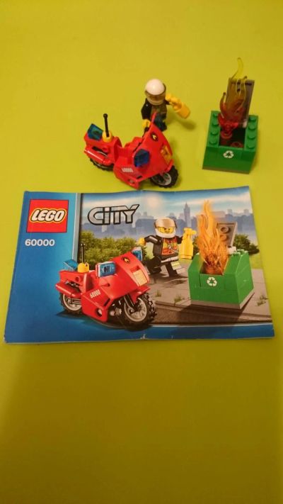 Лот: 7988792. Фото: 1. Lego City Пожарный мотоцикл, 60000. Конструкторы