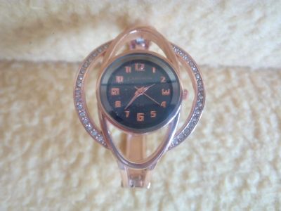 Лот: 19308769. Фото: 1. Модные женские часы Cansnow. Оригинальные наручные часы
